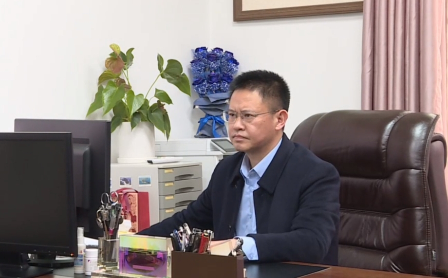 市政協委員馮剛：以嚴謹詮釋科研精神 以行動書寫委員情懷